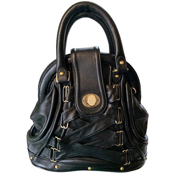 Elegant Black Crossbody Bag - Picture 2 of 9